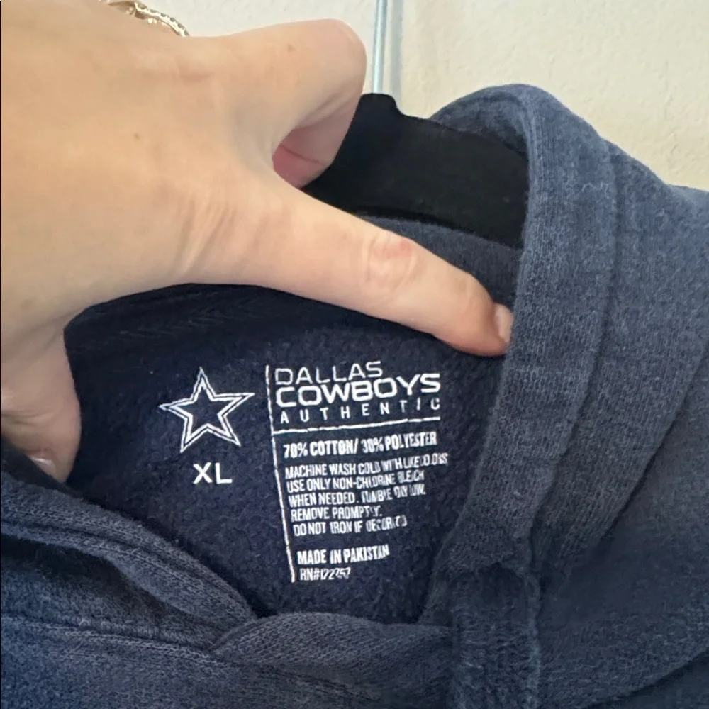 Dallas Cowboys Hoodie - Picture 4 of 4
